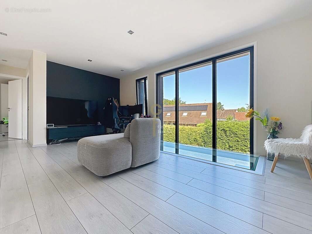 Maison 255 m² à Santes  - photo 8