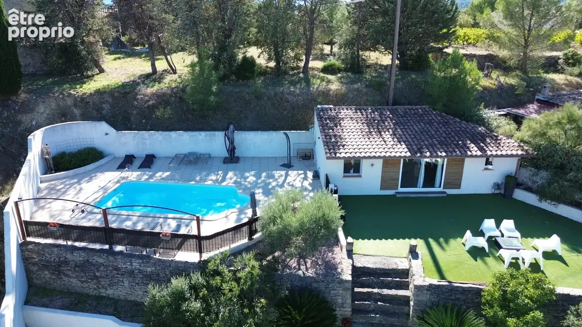 Superbe villa avec piscine et vue imprenable sur le village - photo 3