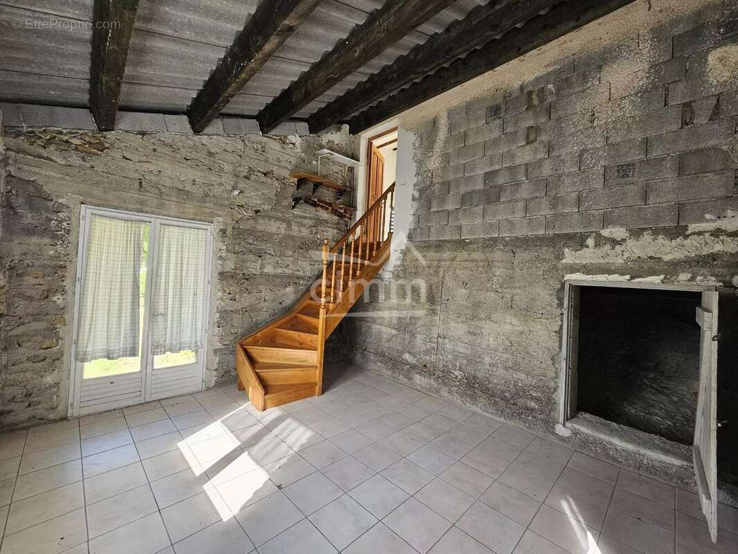Maison T4 avec dépendance - photo 8