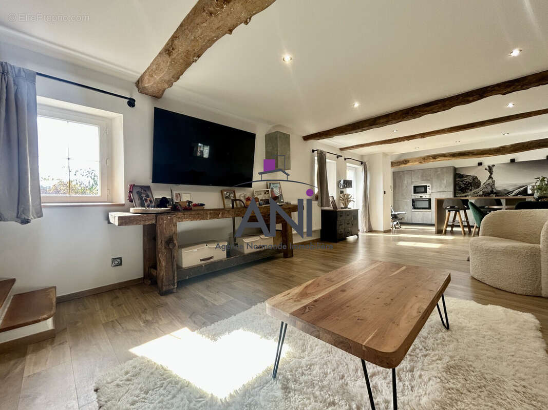 Maison à AVREMESNIL