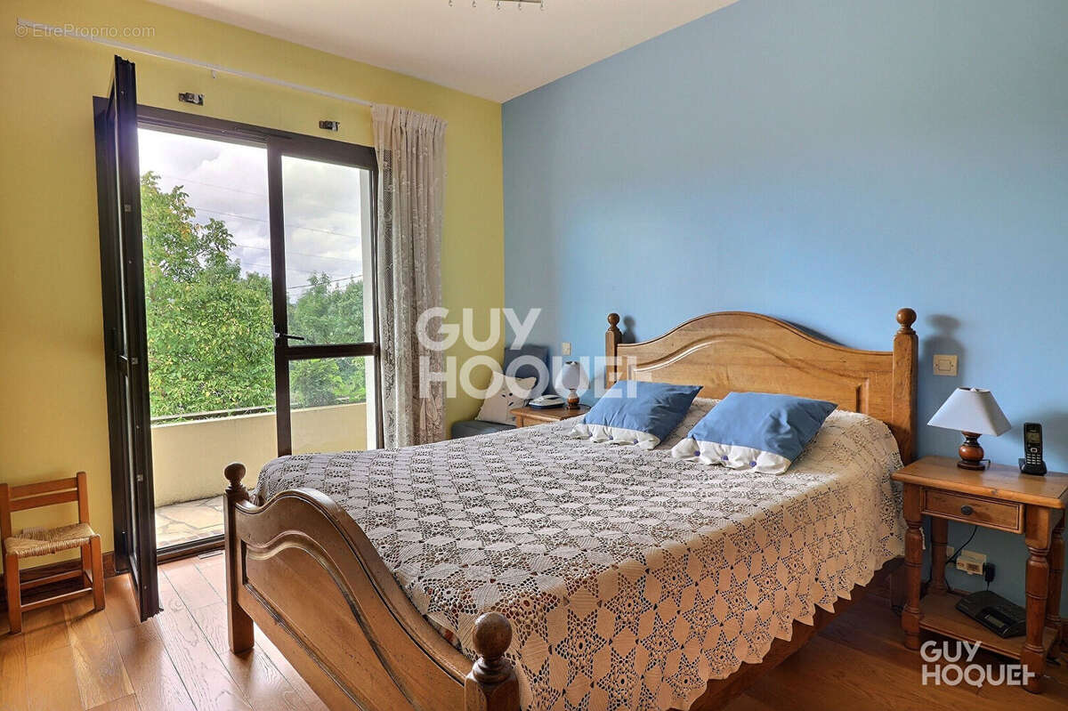 A VENDRE Villa Brétigny Sur Orge 11 pièces 247 m2 sur 1000 m² de terrain - photo 9