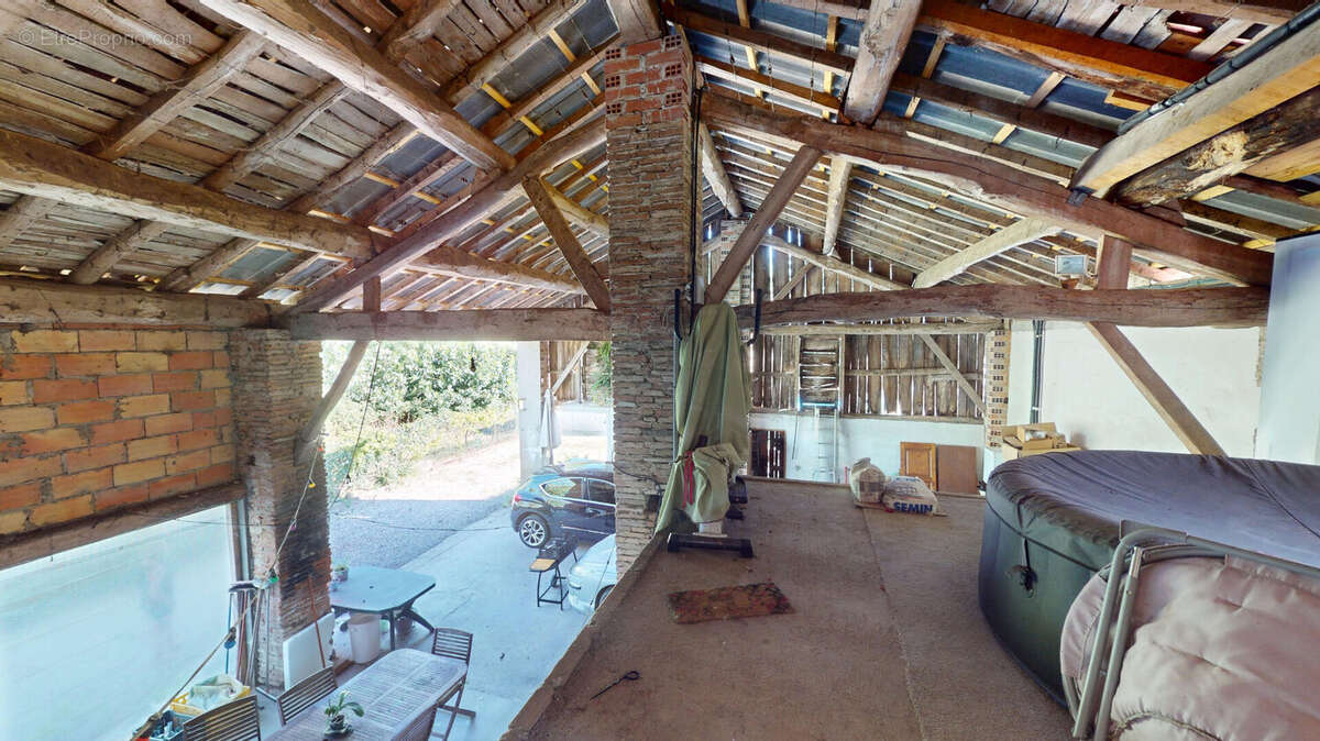 Maison à SAINT-NICOLAS-DE-LA-GRAVE