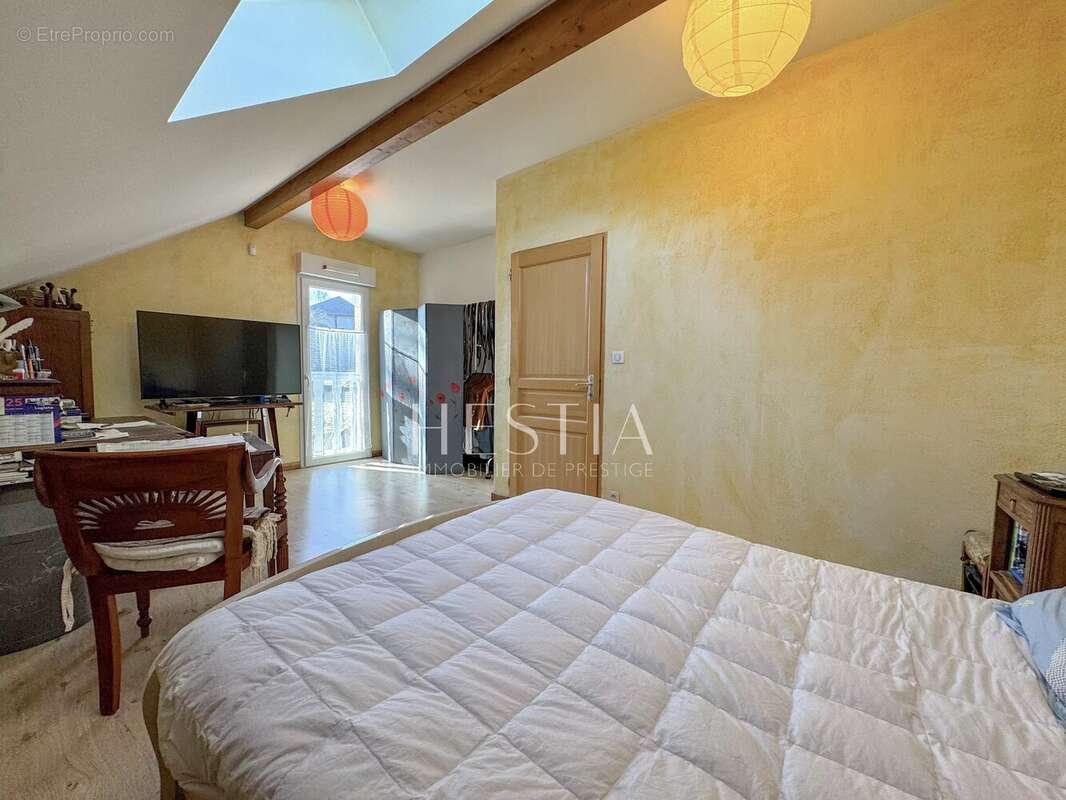 Maison à MONTAGNY-LES-LANCHES