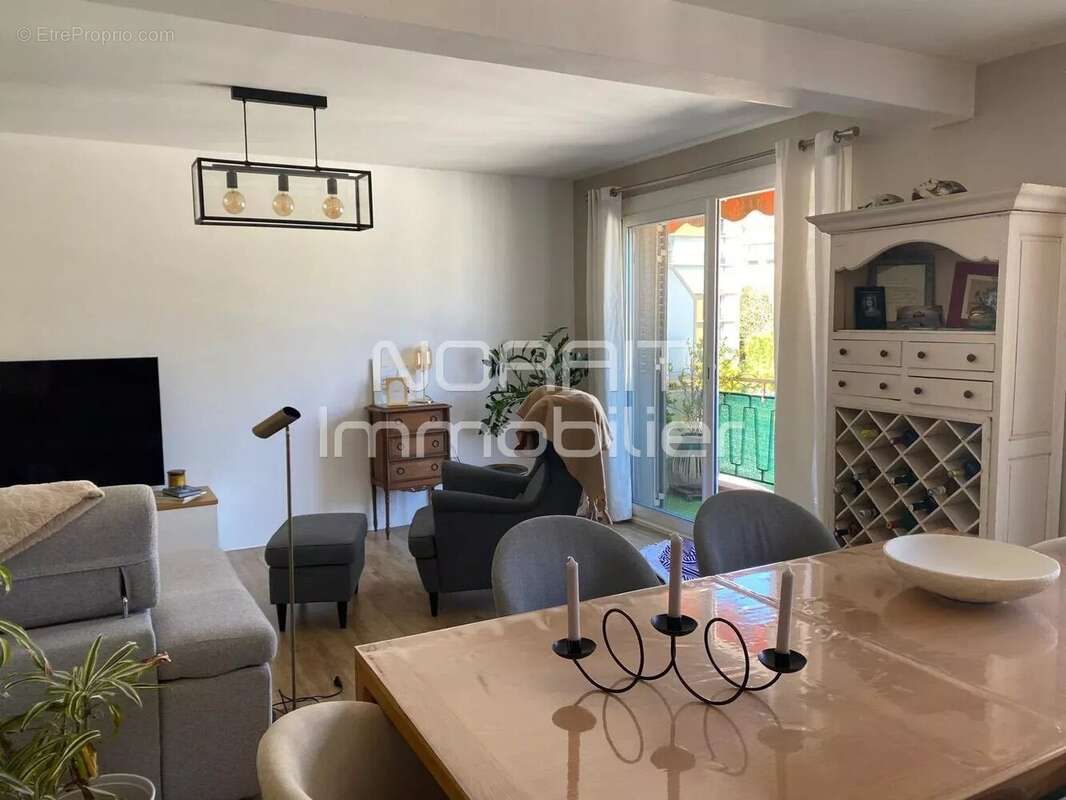 3 pieces - etage élevé - excellent état - photo 2