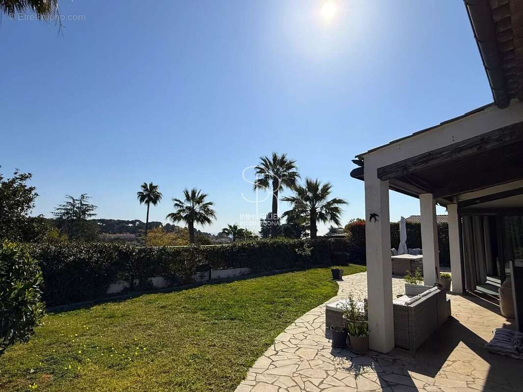 Maison à VILLENEUVE-LOUBET