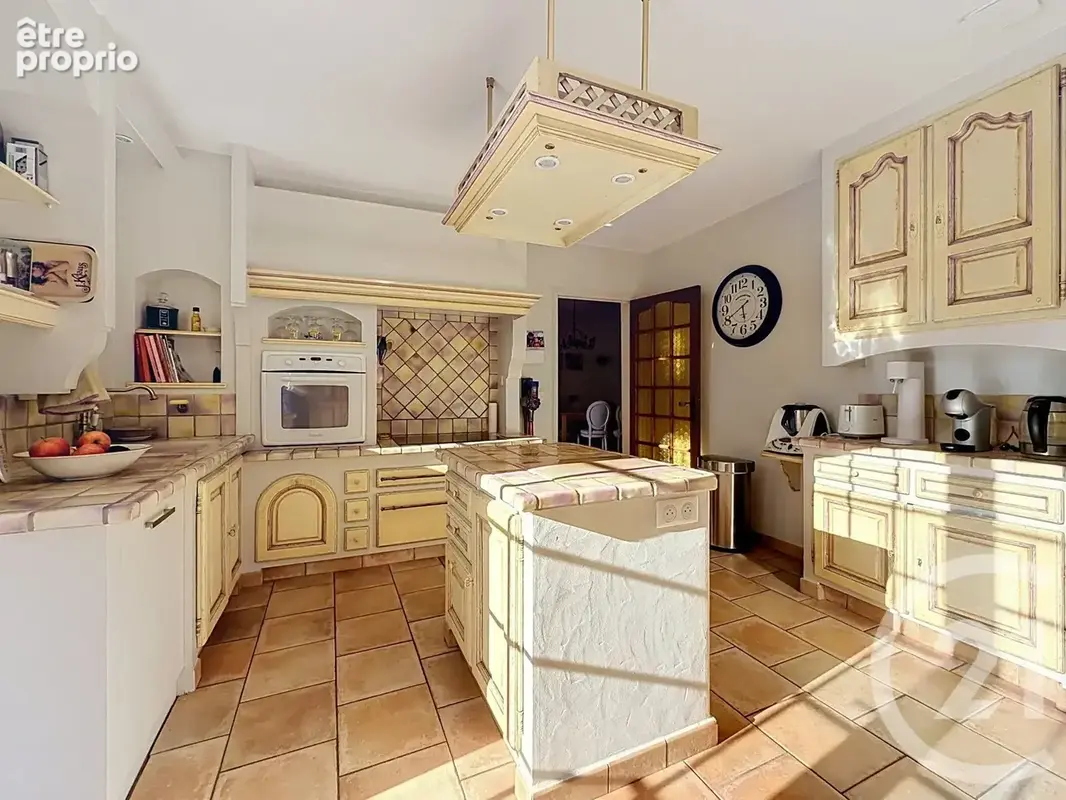 Maison 5 pièces 231 m² à vendre à Morieres-Les-Avignon (84310) - photo 10