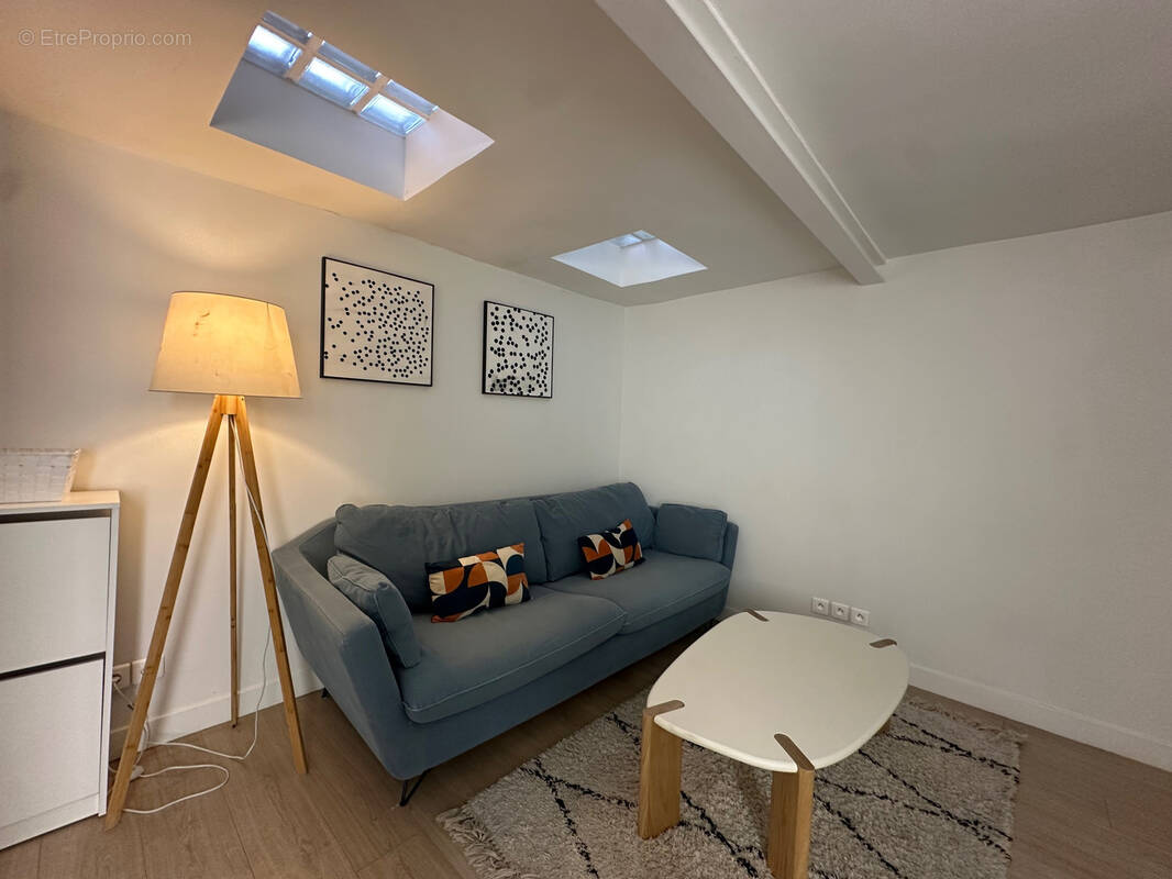 Commerce à PARIS-11E