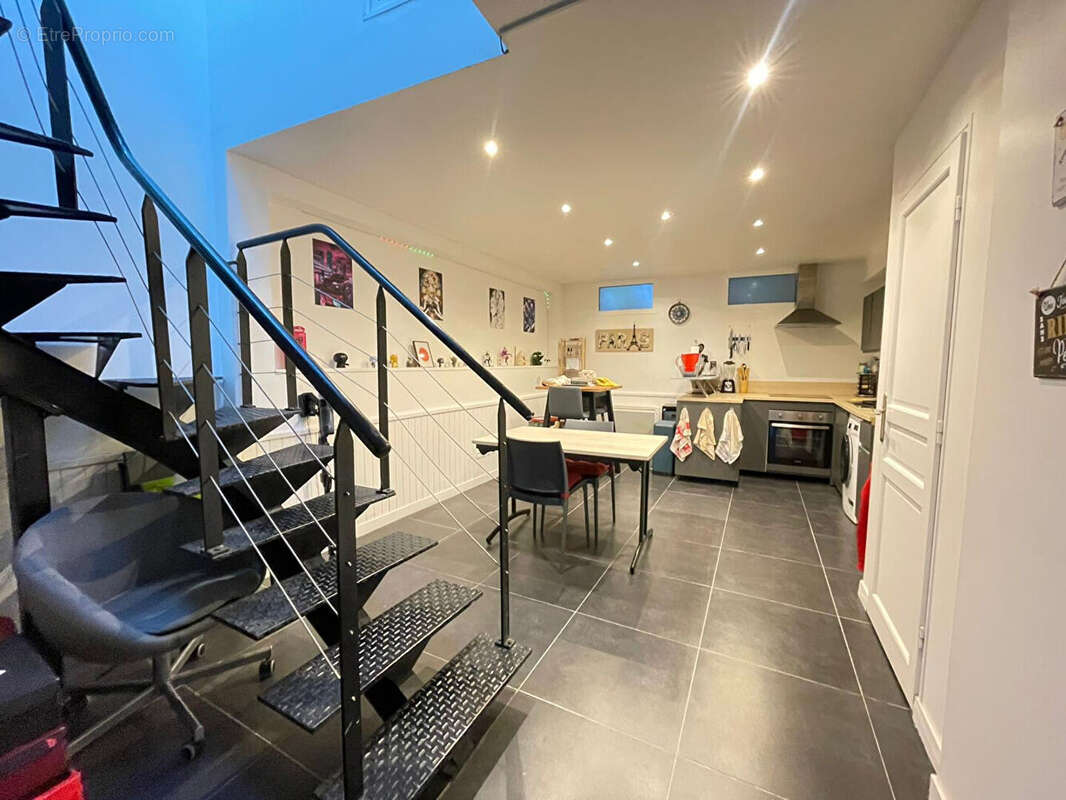 Appartement à VERRIERES-LE-BUISSON