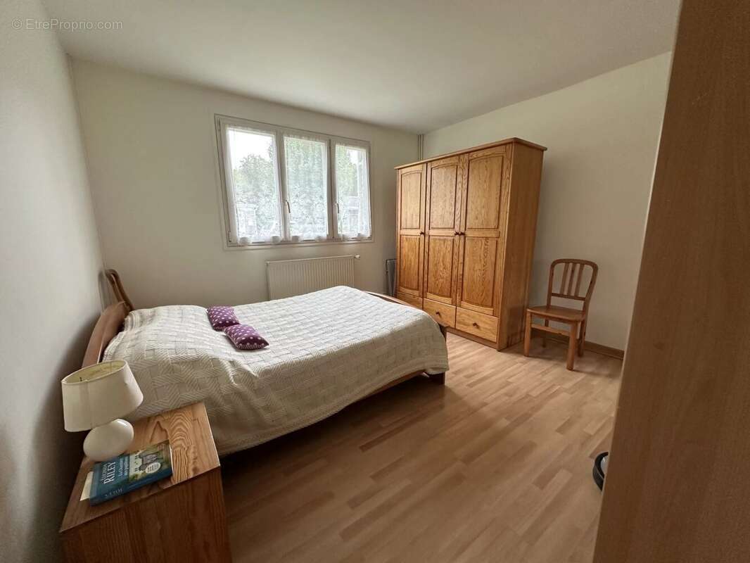 Maison à LE MESNIL-SAINT-DENIS