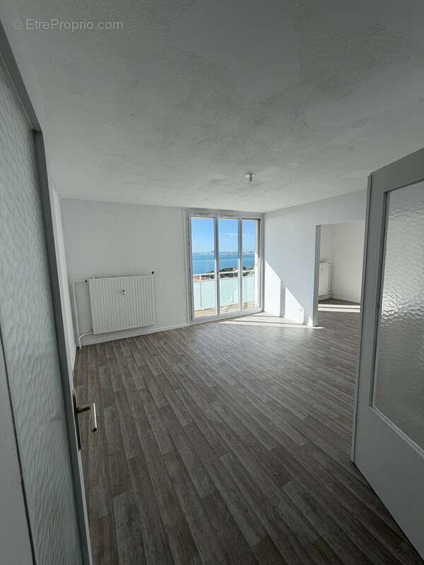 Appartement à PORT-DE-BOUC