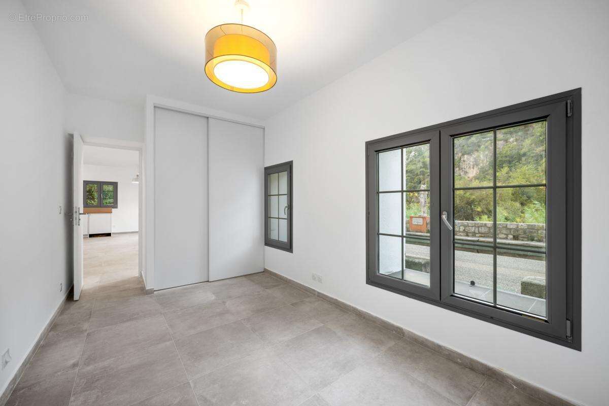 Appartement à TOURRETTE-LEVENS