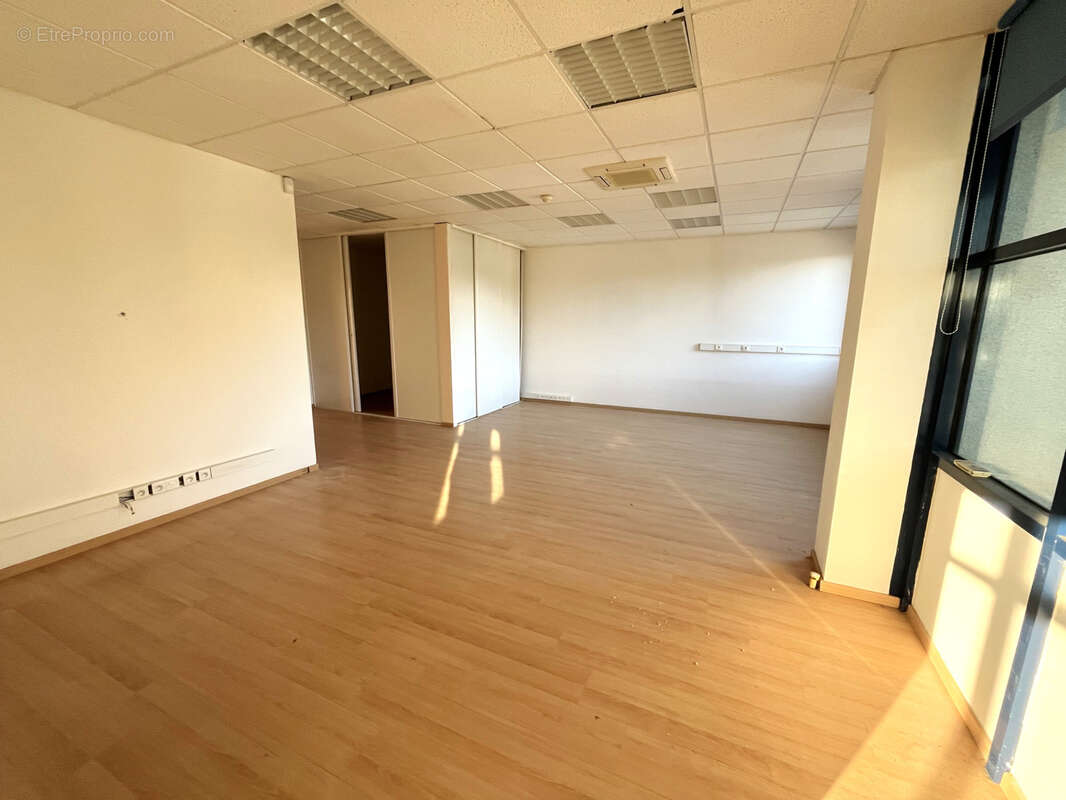 Commerce à TOULOUGES