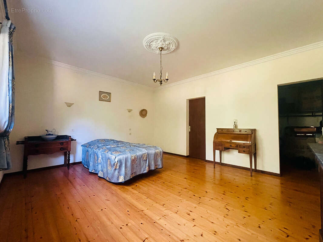 Maison à COMMEQUIERS