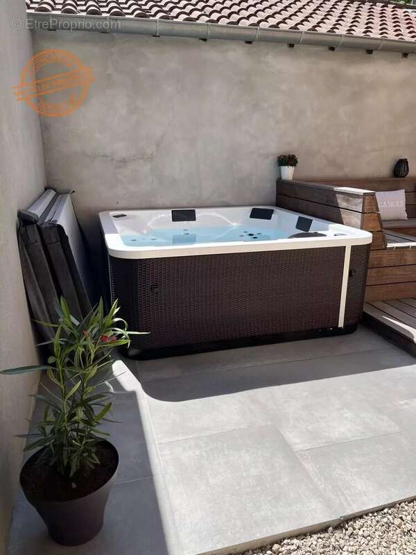 Maison à CHAMPAGNE-AU-MONT-D&#039;OR