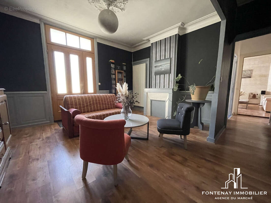 Maison 268 m² à Nalliers  - photo 6