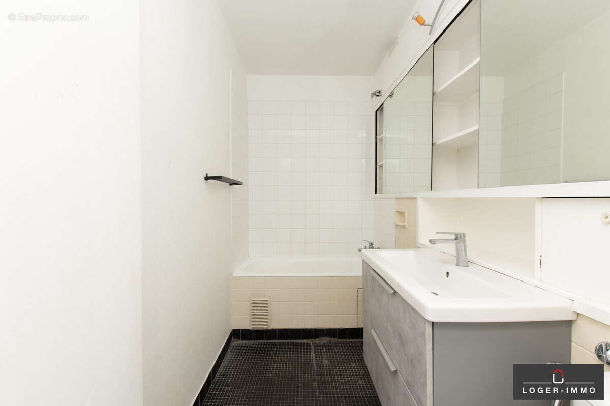 Appartement à PARIS-19E