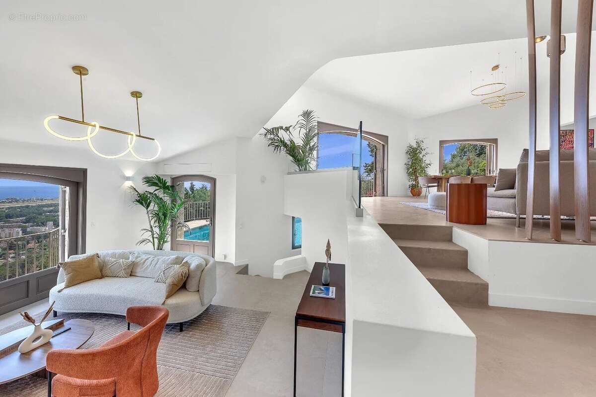 Maison à MANDELIEU-LA-NAPOULE