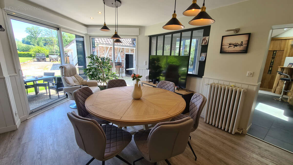 Maison à ESTREELLES