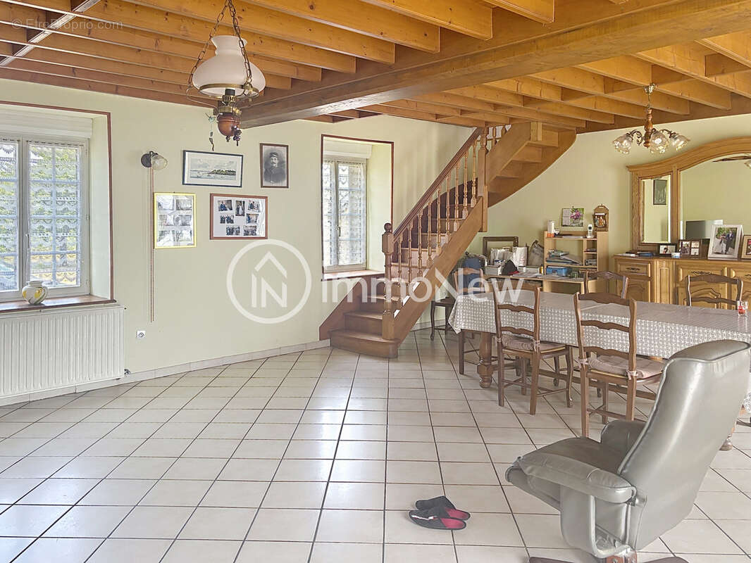 Maison 127 m2 habitable de suite proche bourg sur beau terrain 2500 m2 environ - photo 2