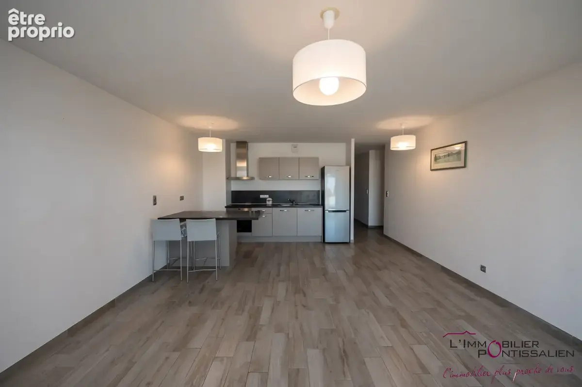 Pontarlier - proche centre ville : appartement recent de type 2 avec ascenseur, cave, garage et terrasse - photo 9