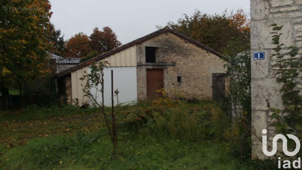 Photo 3 - Maison à USSON-DU-POITOU