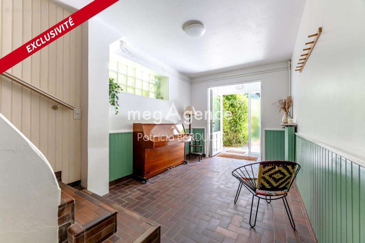 PROPRIETE FAMILIALE avec MAISON et ANNEXE / 189m² / 5 CHAMBRES - Avec terrasse et jardin arboré - photo 3