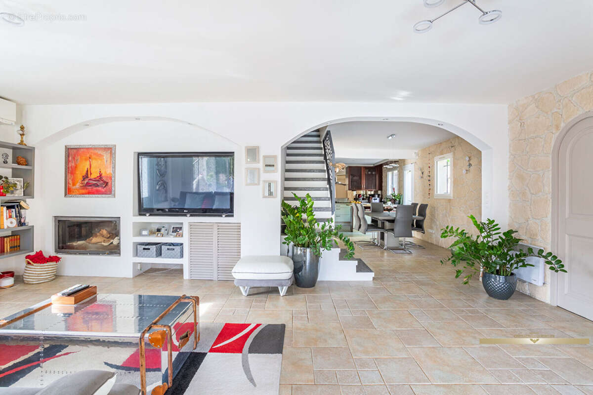 Maison à ENSUES-LA-REDONNE