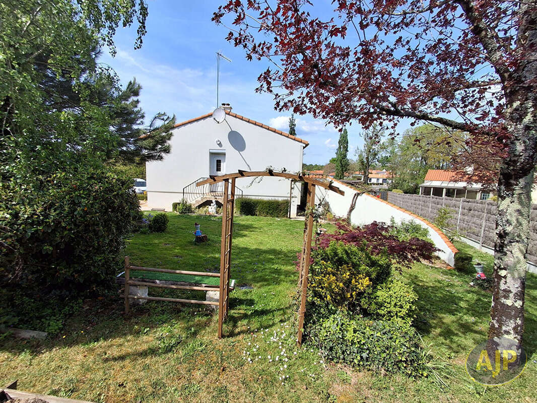 Maison sur sous-sol à vendre - MOUILLERON LE CAPTIF - photo 9