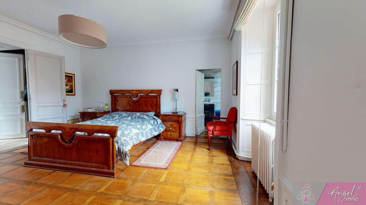 Appartement à GRAY