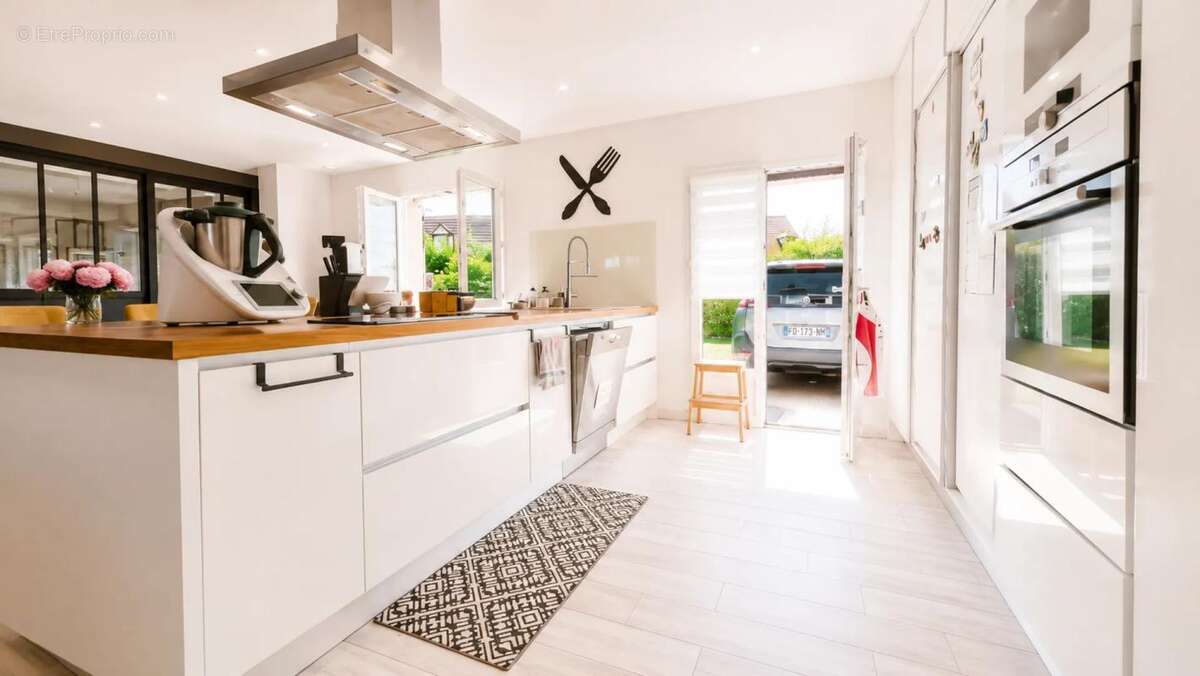 Maison moderne PLAIN PIED de 5 pièces de 110 m² à Crouy-en-Thelle (60) - photo 5