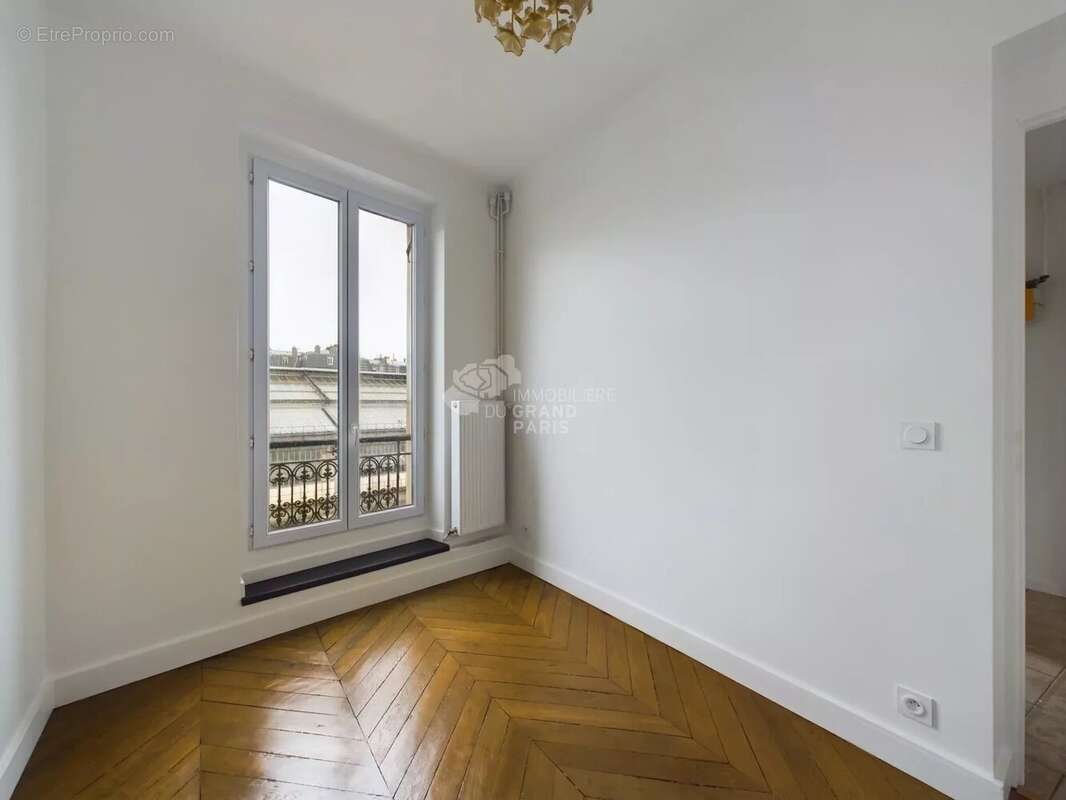 Appartement à PARIS-8E