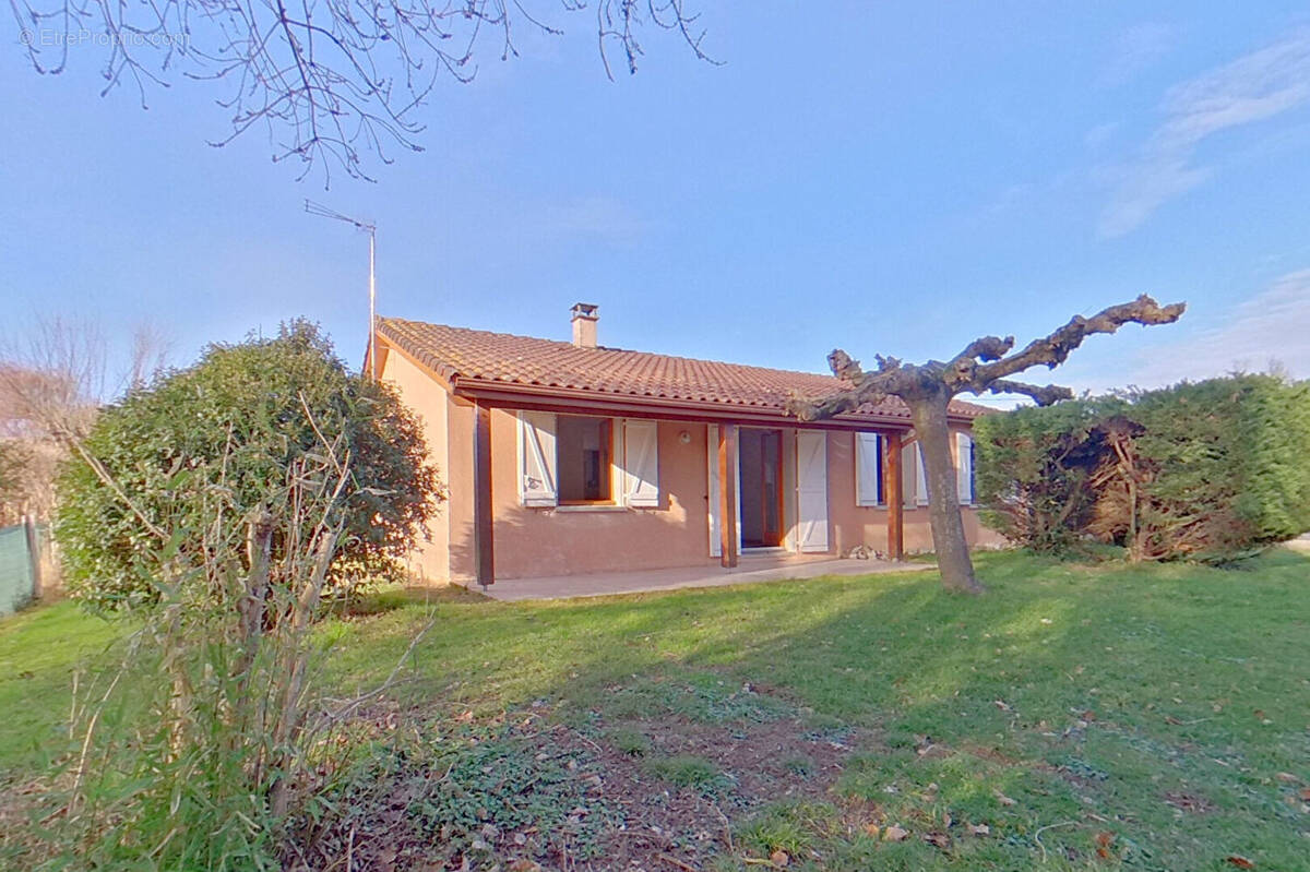 Maison à SAINT-ETIENNE-DE-TULMONT