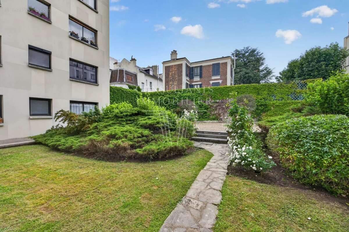 Appartement à NEUILLY-SUR-SEINE