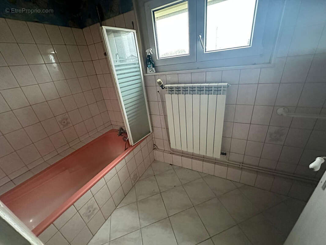 Maison à CONTREXEVILLE