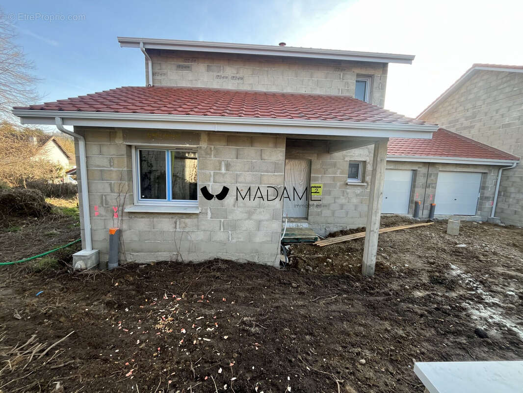 #paysvoironnai #maisonindividuelle #montferrat #isere #neuf #immobilier #jardin - Maison à MONTFERRAT