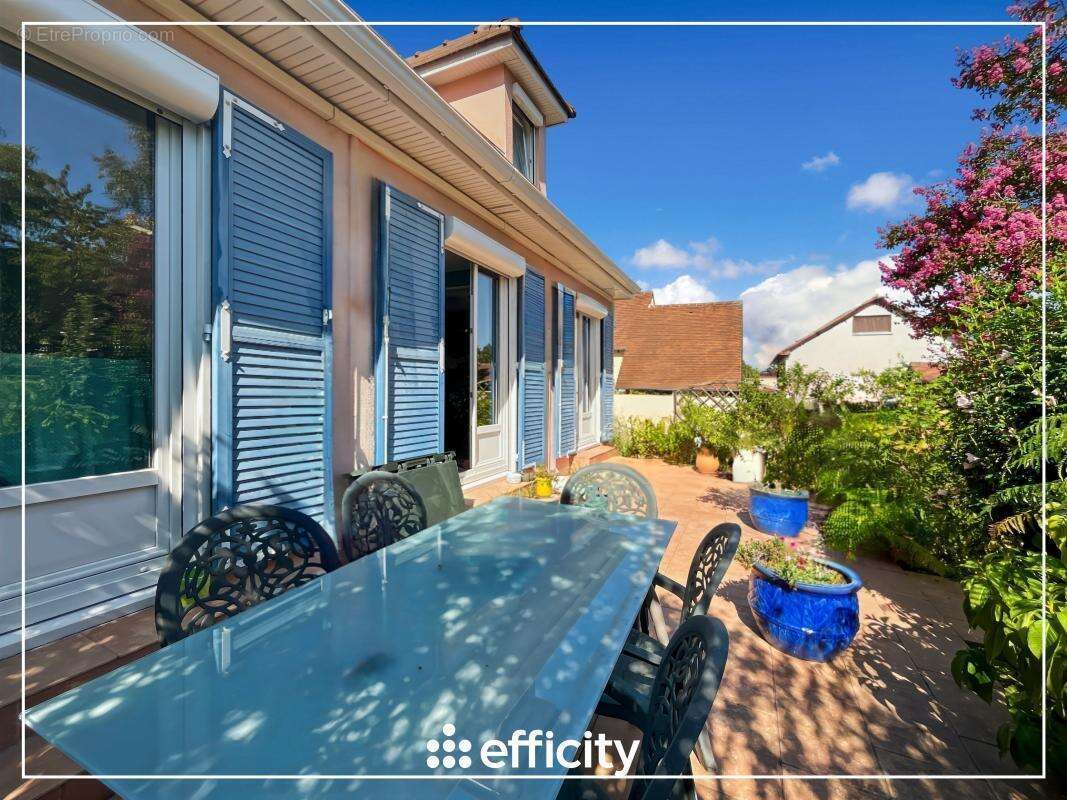 Maison à BRIE-COMTE-ROBERT