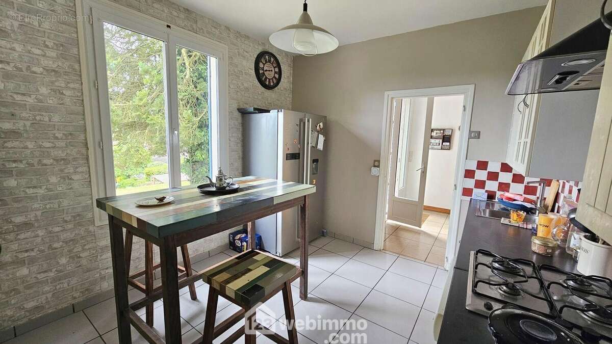 Une cuisine toute équipée et fonctionnelle. - Maison à MILLY-LA-FORET