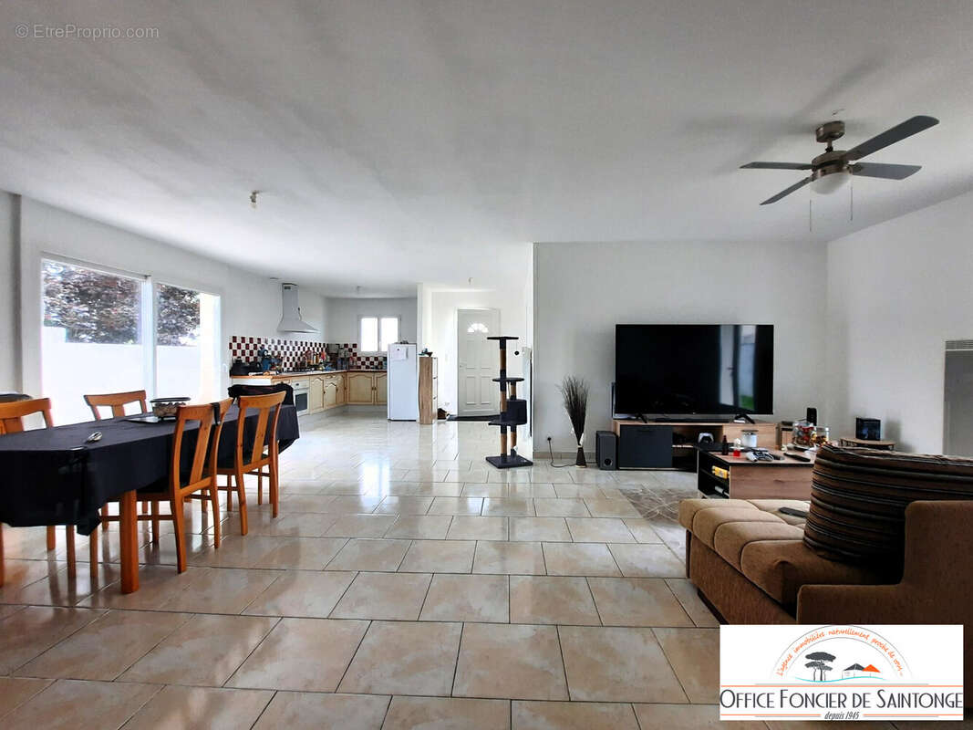 Maison à SAINTE-GEMME