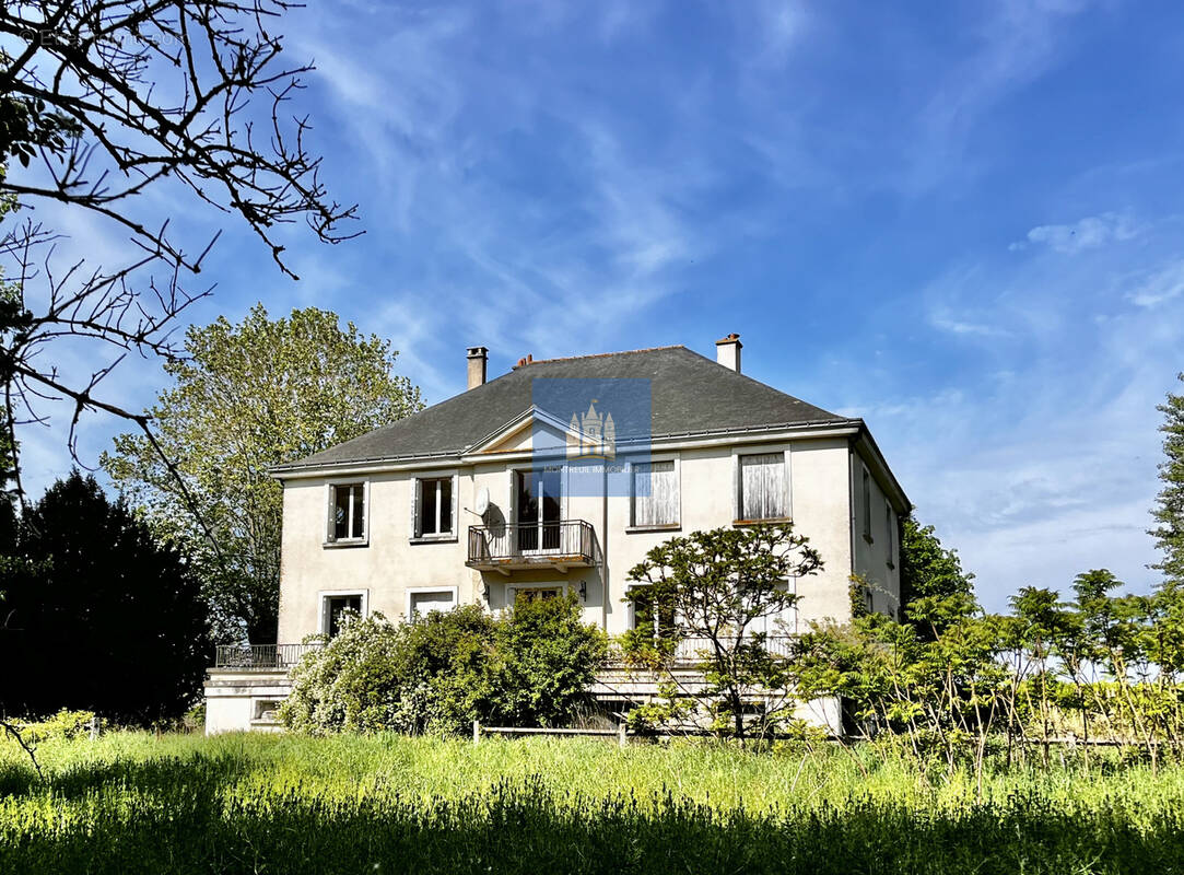 Maison à MONTREUIL-BELLAY