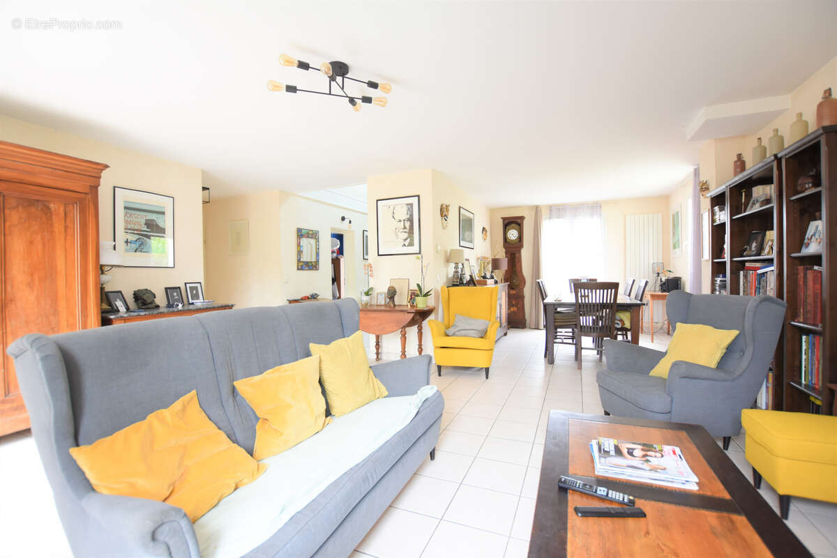 Maison à LES ESSARTS-LE-ROI