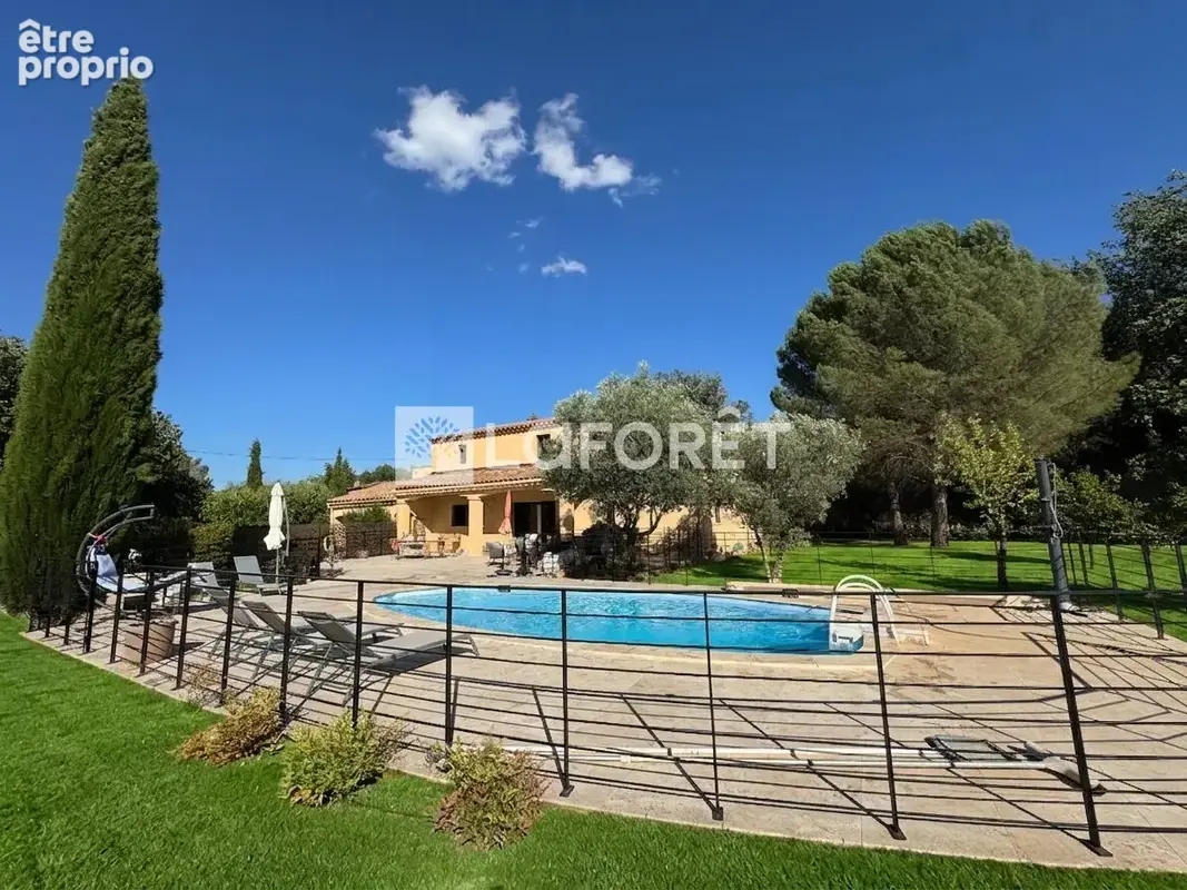 Villa avec piscine sur St-Maximin 170 m² 6 pièces - photo 2