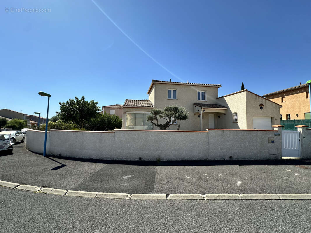 Belle villa 4 faces à vendre à SAINT CYPRIEN (66750), 3 chambres, garage, terrasse, grand terrain - photo 18