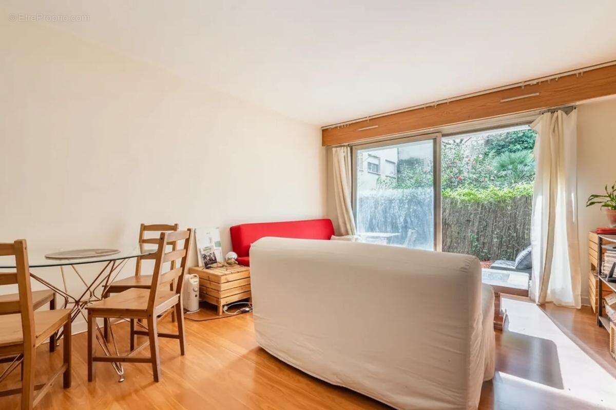 Appartement de 4 pièces de 84 m² à Paris - photo 2