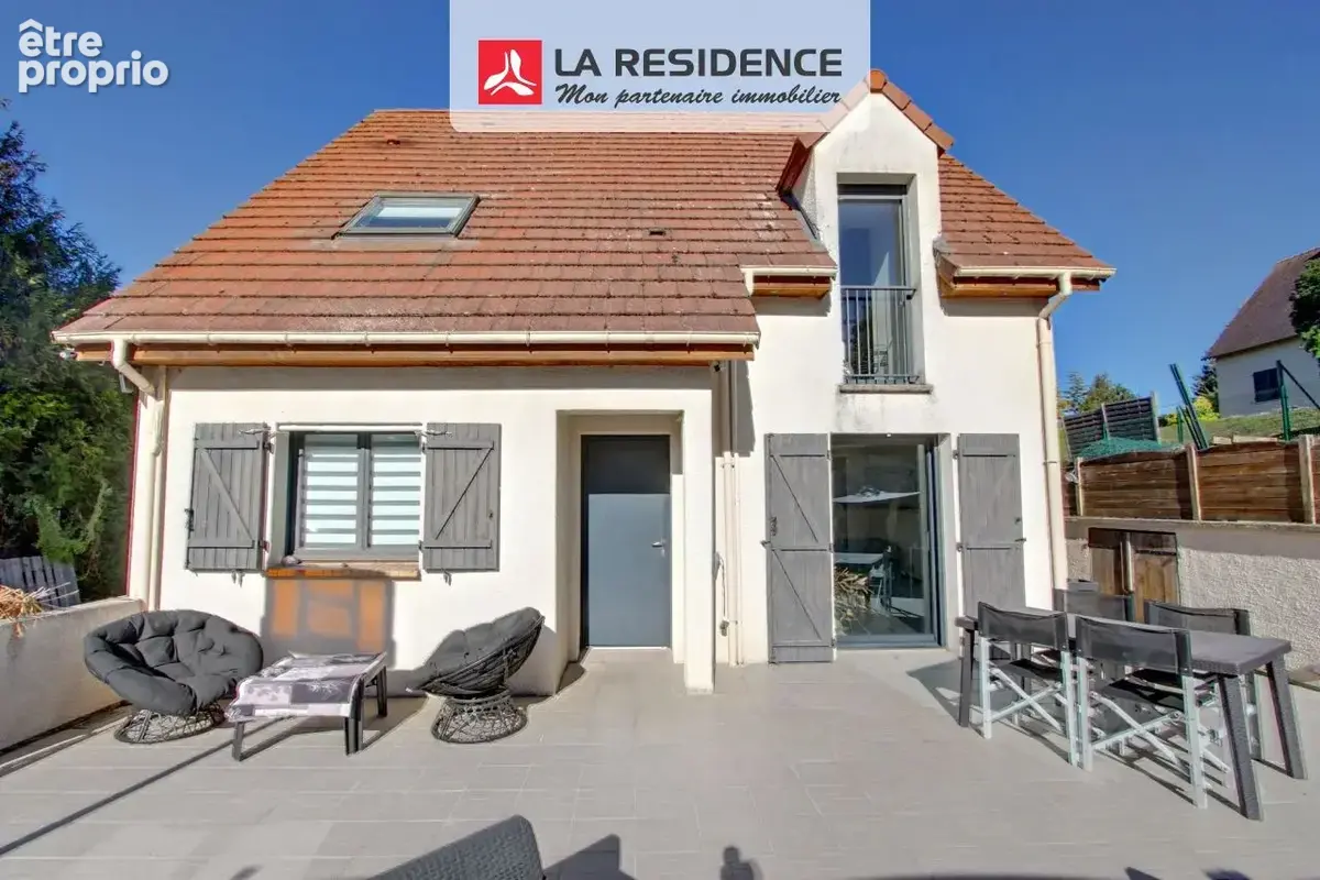 Photo Maison à Saint-Pierre-De-Bailleul au prix de 350 000€