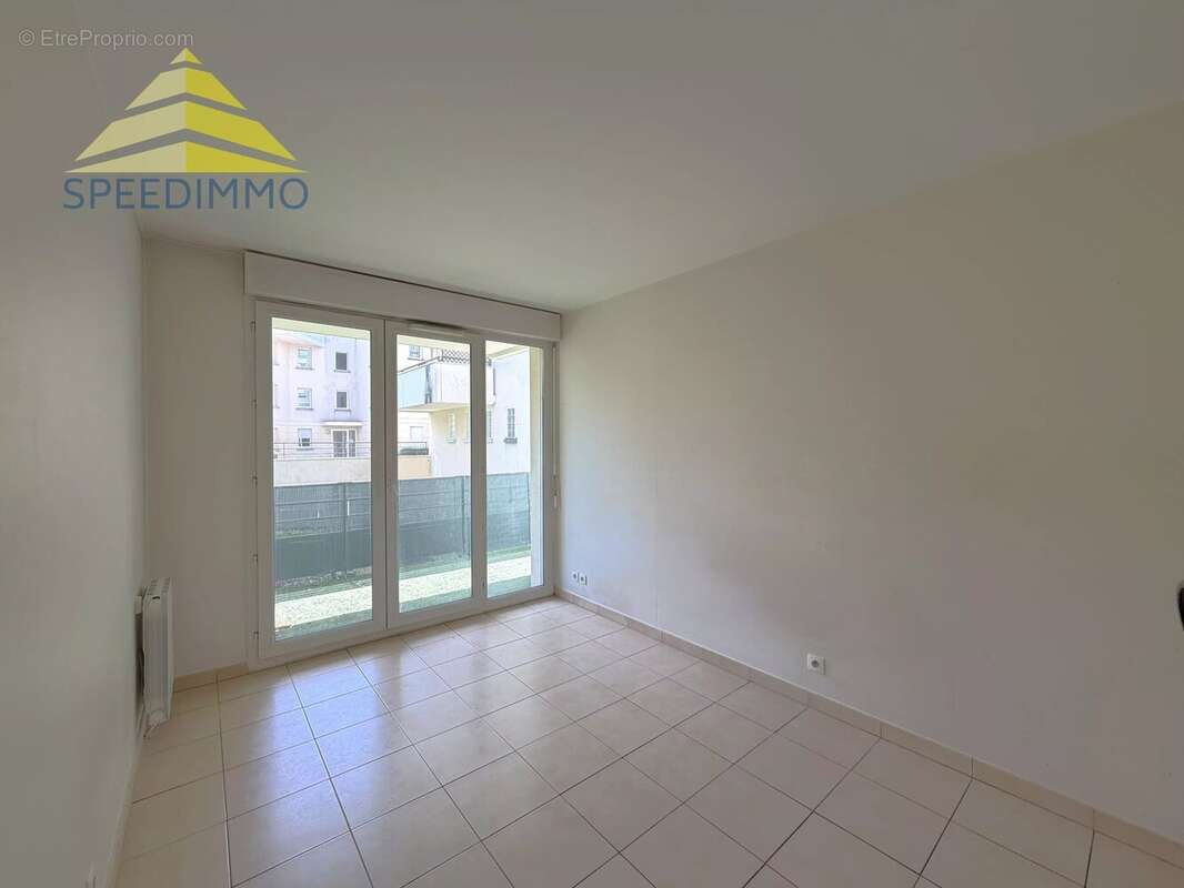 Appartement à COMBS-LA-VILLE