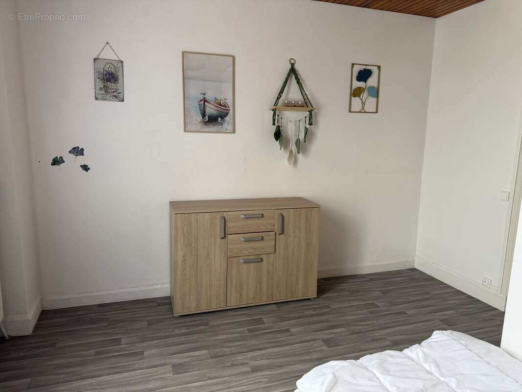 Maison 3 chambres avec cour et garages - photo 23