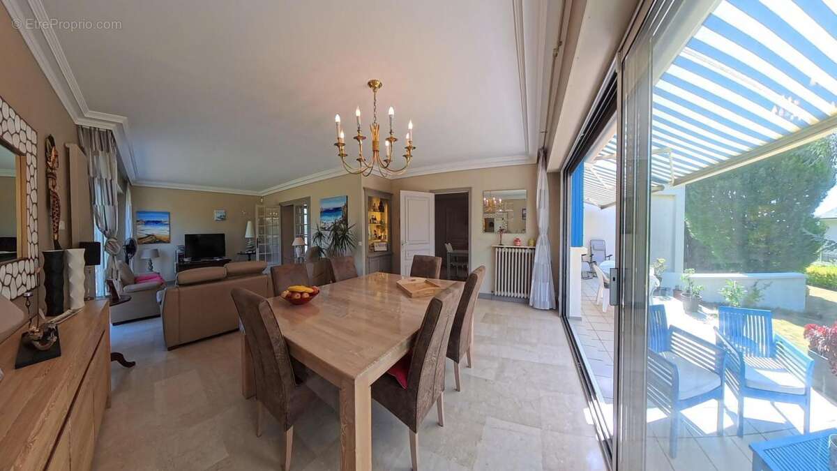 maison d'architecte plain pied 500m des commerces - photo 3