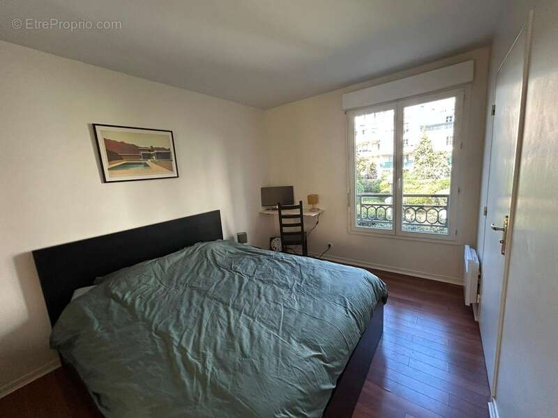 Appartement à LA GARENNE-COLOMBES