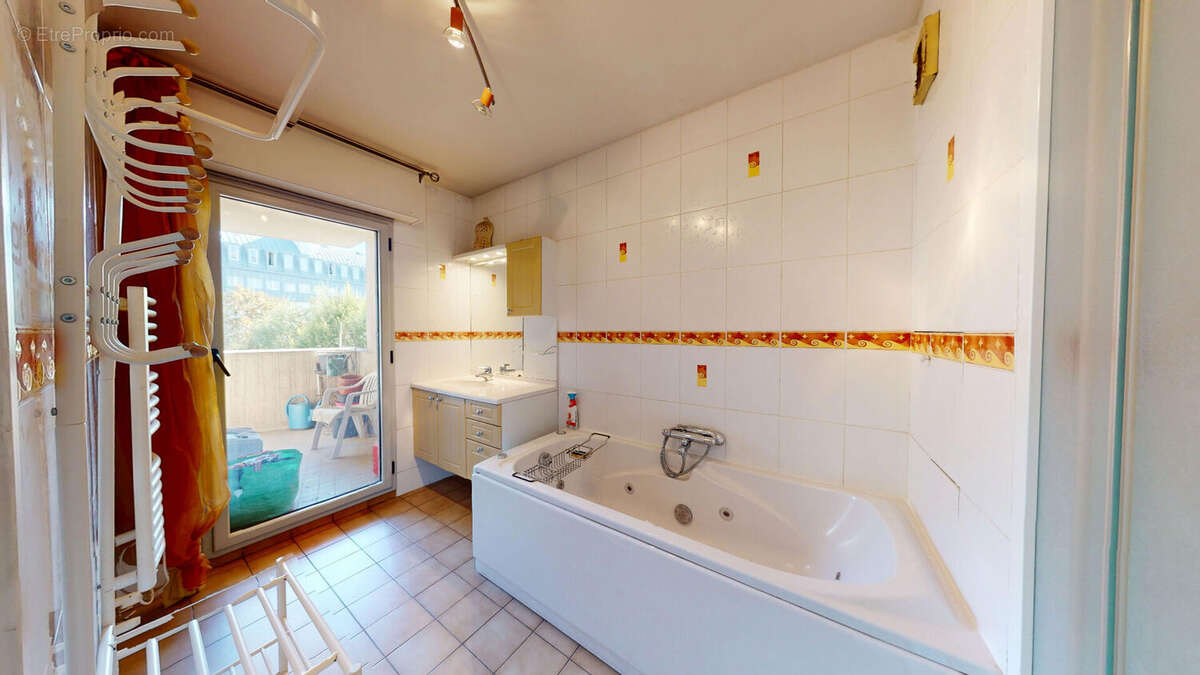 Appartement à PARIS-19E