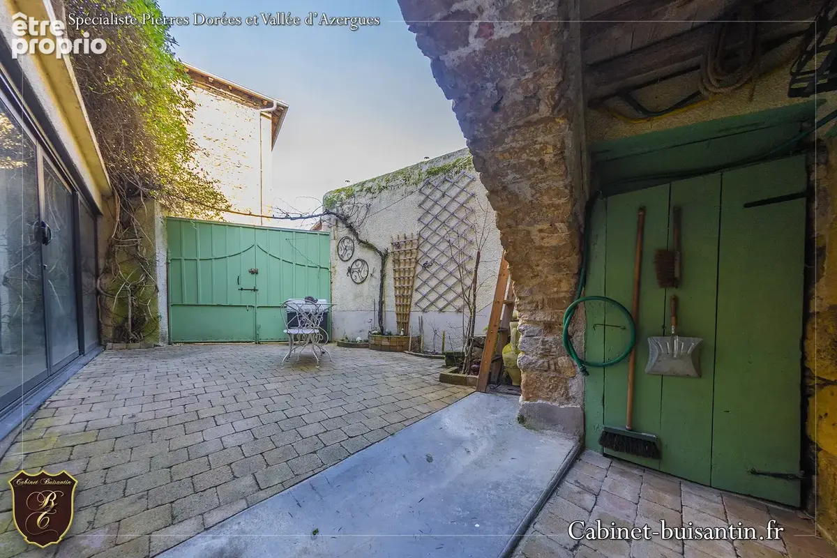 Maison de village en pierres avec terrasse et cour - photo 17
